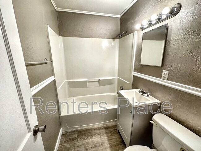 Foto del edificio - 955 E 37th Pl