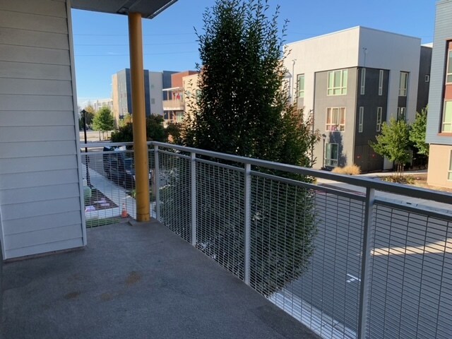 balcony/patio - 1660 Delano St