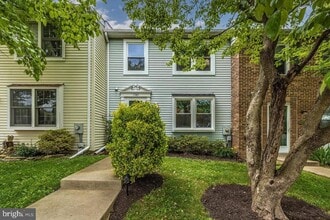 Building Photo - 1780 Hillmeade Square