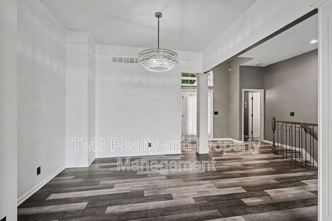 Building Photo - 5605 NE Coral Dr