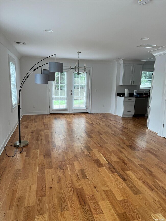 Foto del edificio - 253 Springville Rd