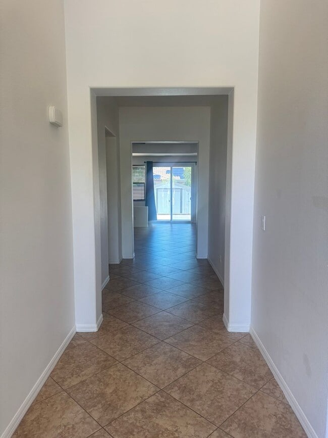 Foto del edificio - 10404 Bays Mountain Ave