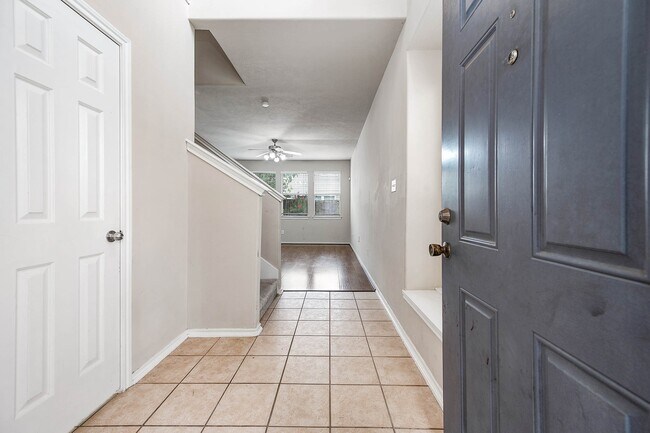 Foto del edificio - 12415 Oriole Lake Way