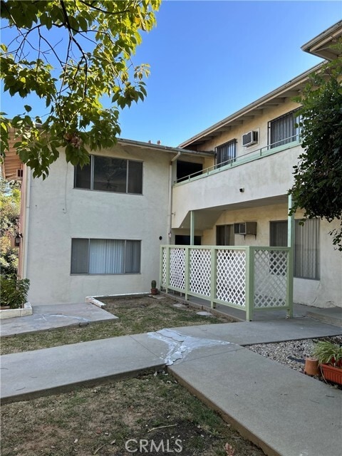 Building Photo - 890 W El Repetto Dr