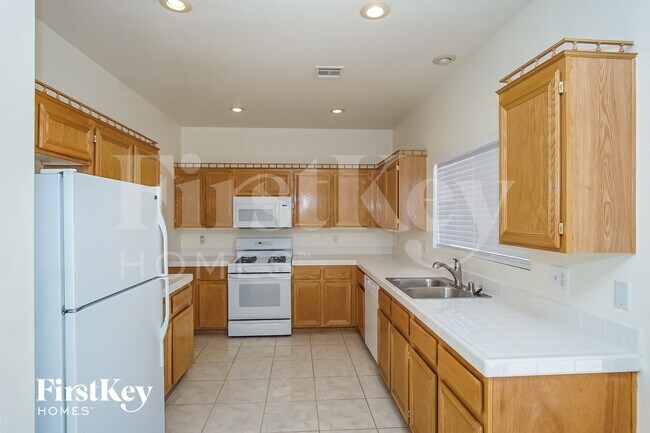 Foto del edificio - 3758 Tranquil Canyon Ct