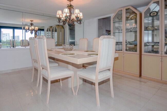 Building Photo - 4200 N Ocean Dr