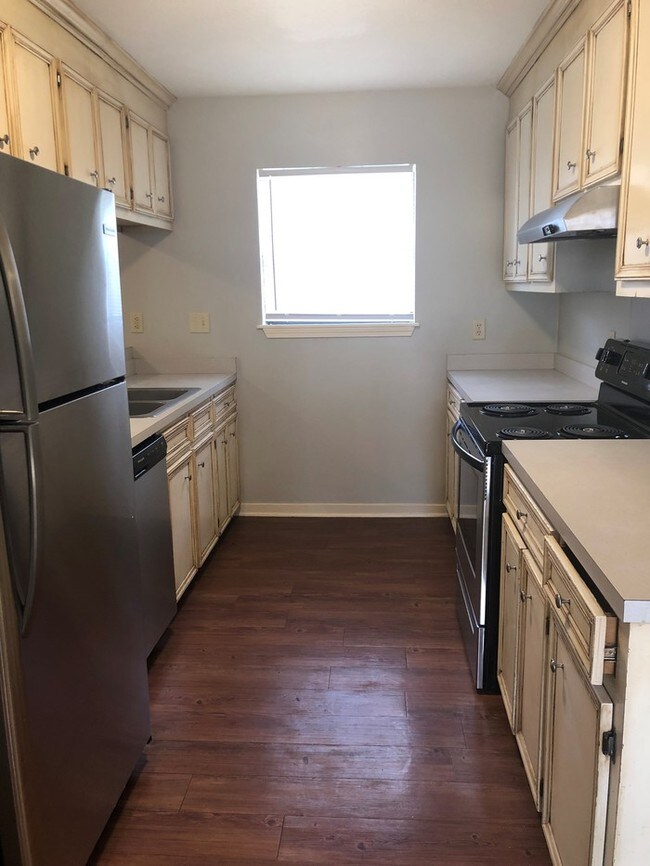 Building Photo - Beautiful Home for Lease!