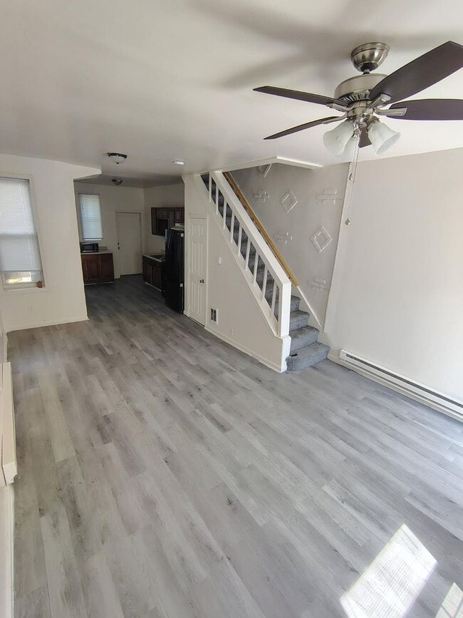Building Photo - Cute House for Rent in Harrowgate