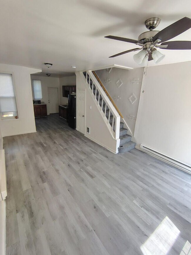 Photo - Cute House for Rent in Harrowgate