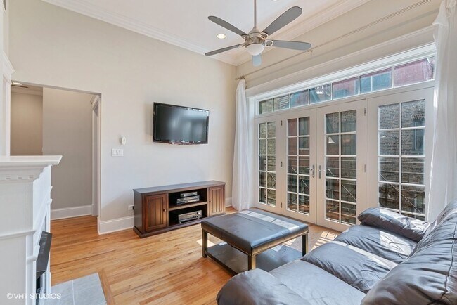 Foto del edificio - 537 W Belmont Ave