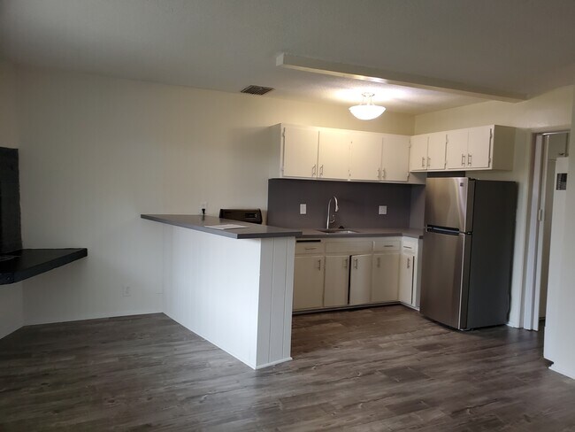Kitchen - 817 9th St