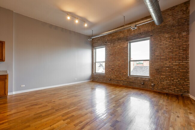 Building Photo - 1820 S Bishop St