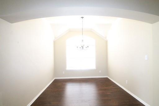 Building Photo - 2041 Camelot Dr