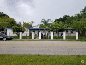 Building Photo - 1010 EO Douglas Ave