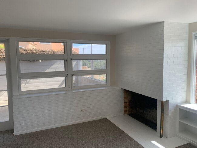 Building Photo - 6739 Draper Ave