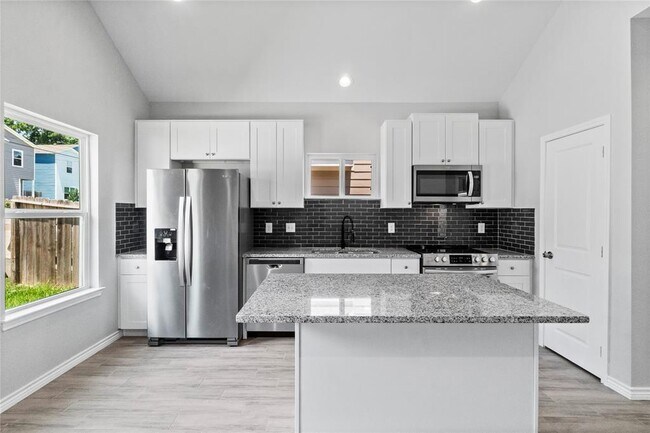 Foto del edificio - 16377 Eastchase St