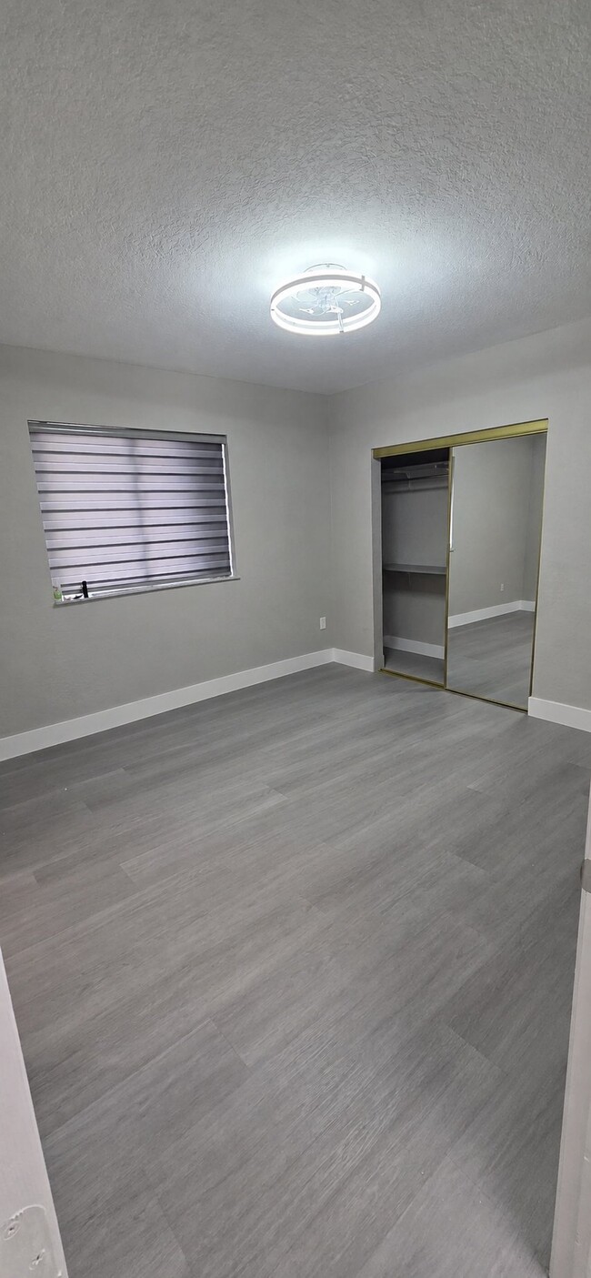 Foto del edificio - 10285 NW 80th Ct