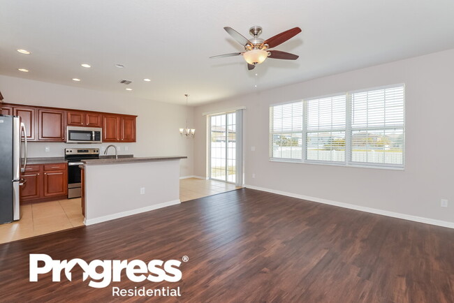 Building Photo - 425 Chimney Rock Dr