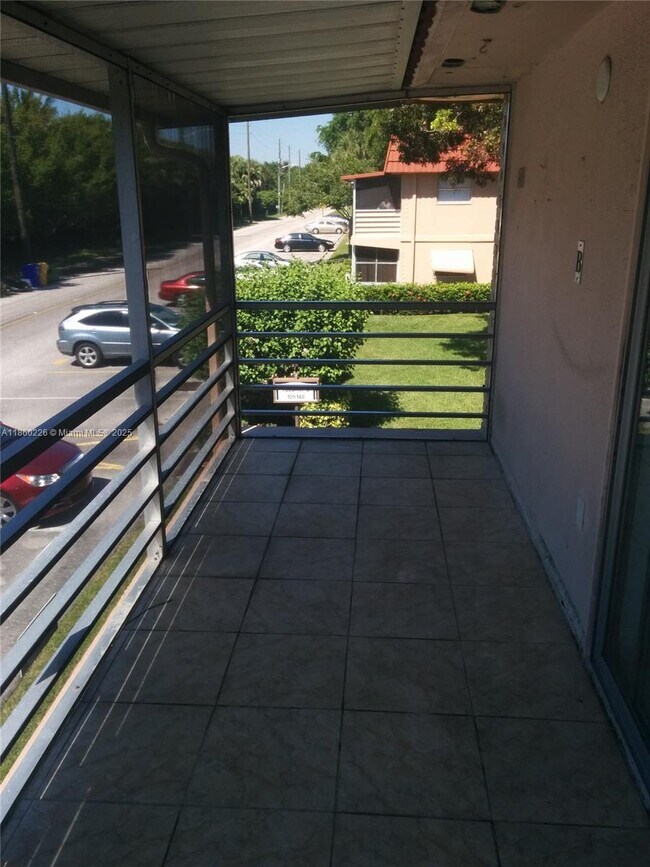 Building Photo - 139 Tuscany B