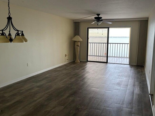 Building Photo - 190 Escambia Ln