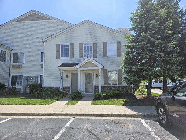 Building Photo - 1401 Silverstone Dr