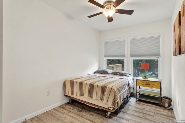 Building Photo - 2444 Cincinnati Ave