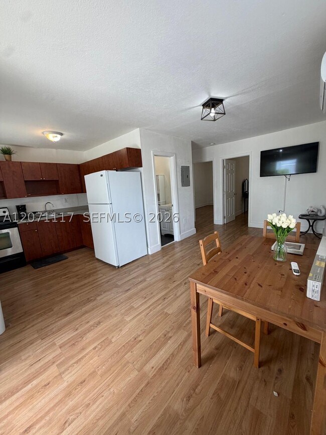 Foto del edificio - 127 NW 47th St