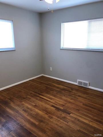 Foto del edificio - 8634 Burton Ave
