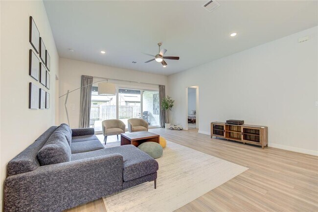 Building Photo - 21110 Aristad Ln