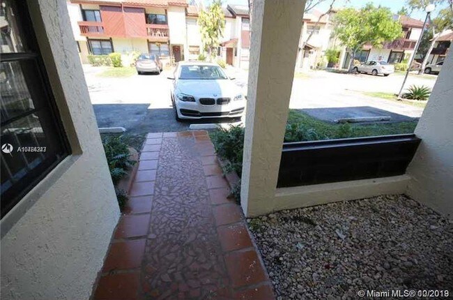 Building Photo - 3858 SW 52nd Ave  3858 Pembroke Park Fl 33023