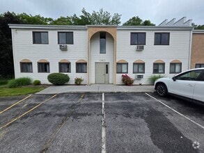 9 Scarborough Ln