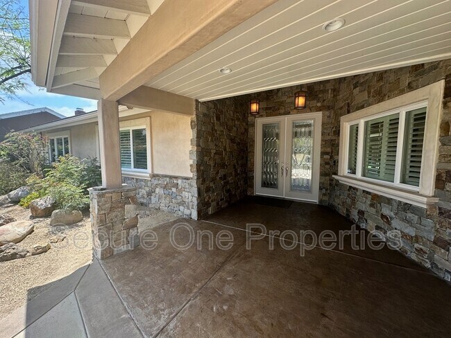 Foto del edificio - 1695 Berkshire Dr