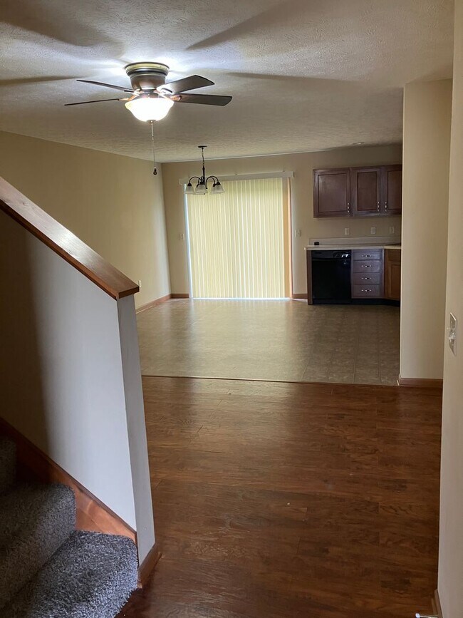 Building Photo - 1046 Laurel Tree Ct