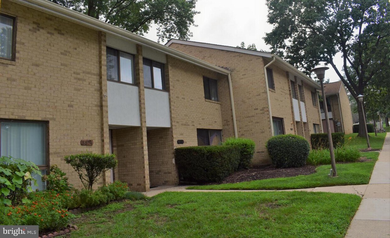 Foto principal - 8874 Tamebird Ct