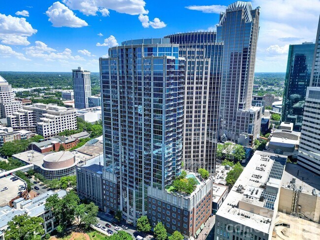 Foto del edificio - 210 N Church St