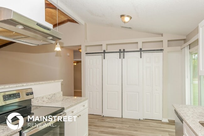 Building Photo - 394 Sherman St SE