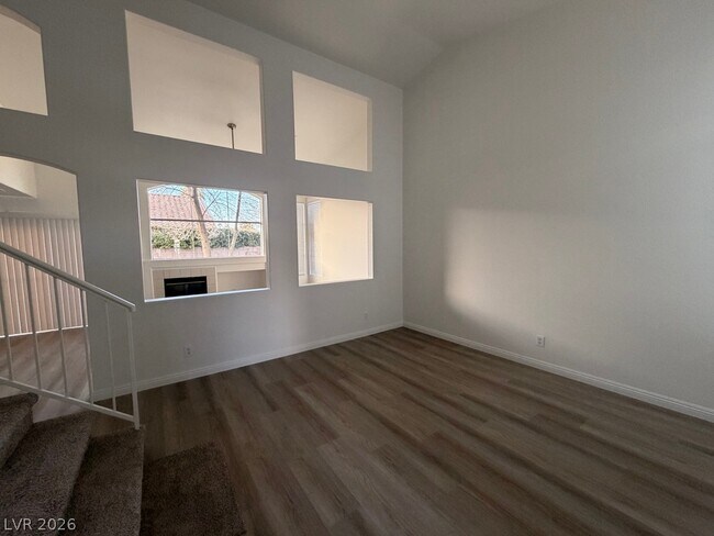 Foto del edificio - 1825 Sierra Oaks Ln