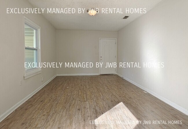 Building Photo - 7823 Paul Jones Dr