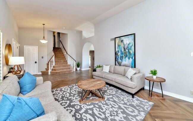 Foto del edificio - Rates Vary: $4,995 - $7,495