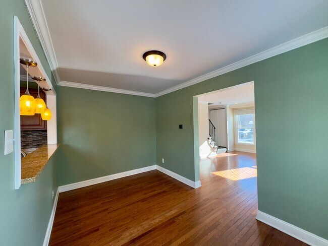 Foto del edificio - Charming 3Bed/1.5Bath Townhouse in Carney