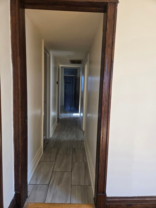 Foto del edificio - 3259 W Potomac Ave