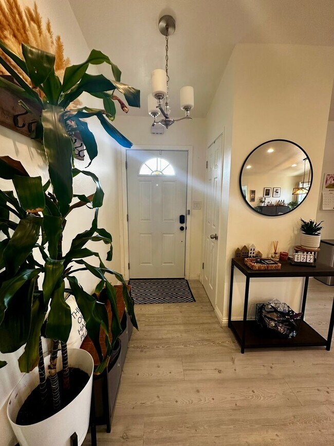 Foto del edificio - Imperial Beach Modern Comfort Meets Sustainable Living in This Stunning 3-Bedroom Home!