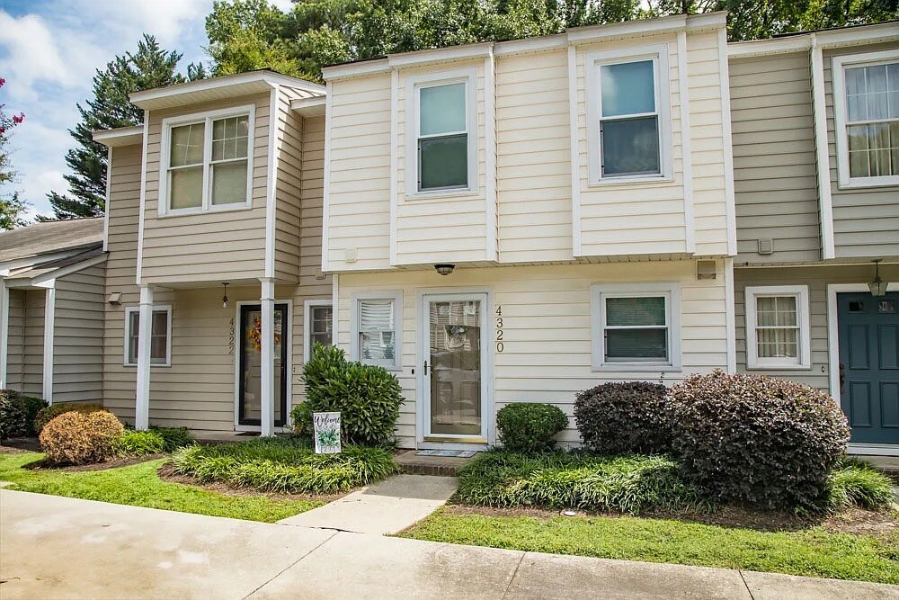 Primary Photo - Room in Townhome on Bona Ct