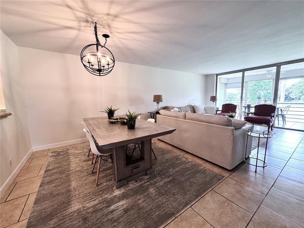 Foto principal - 901 W Cypress Ln