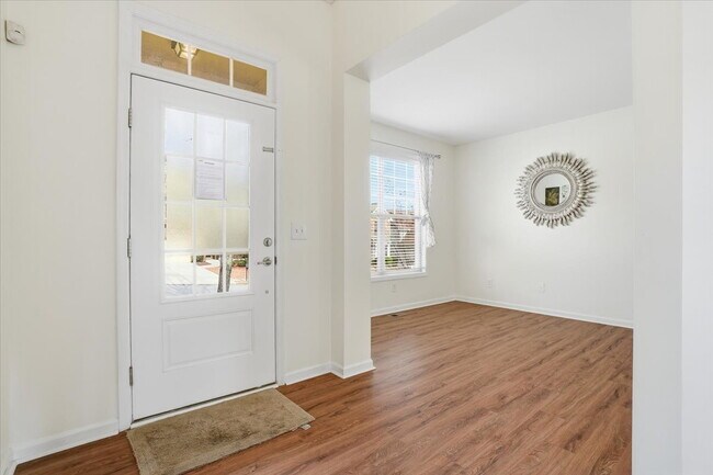 Foto del edificio - "Spacious 5-Bed Retreat with Wet Bar, Movie Room & Finished Basement in Kennesaw!"