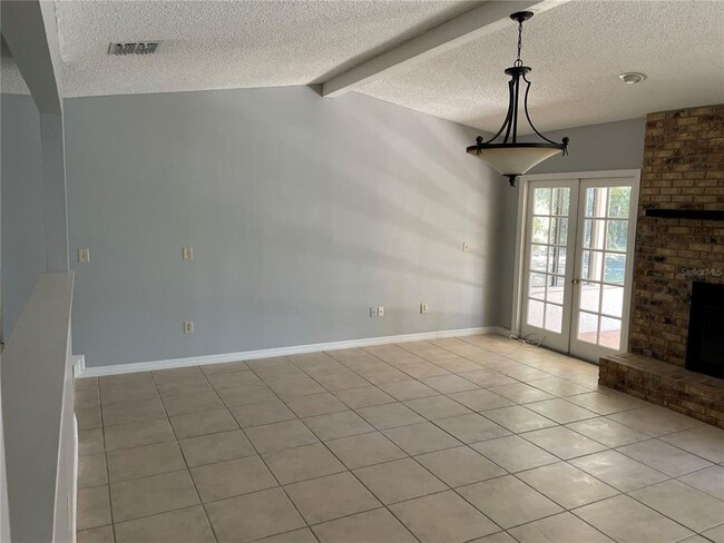 Building Photo - 8670 Larwin Ln