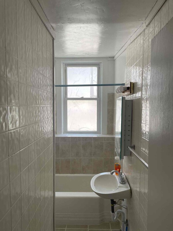 Foto del edificio - 977 Riverside Dr