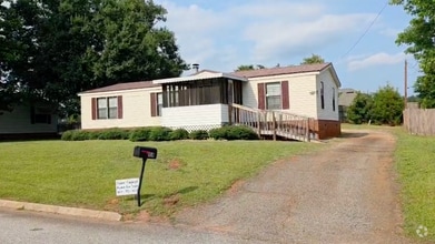 Building Photo - 108 Saxon Dr