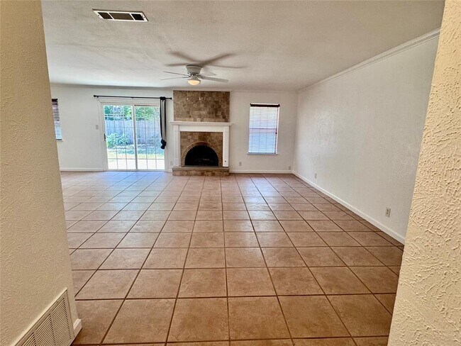 Foto del edificio - 7405 West Gate Blvd