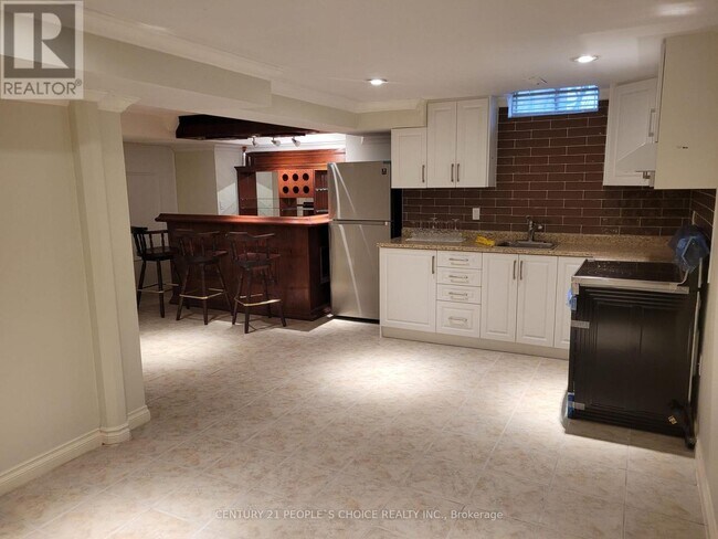 Building Photo - 2524 Banfield Rd